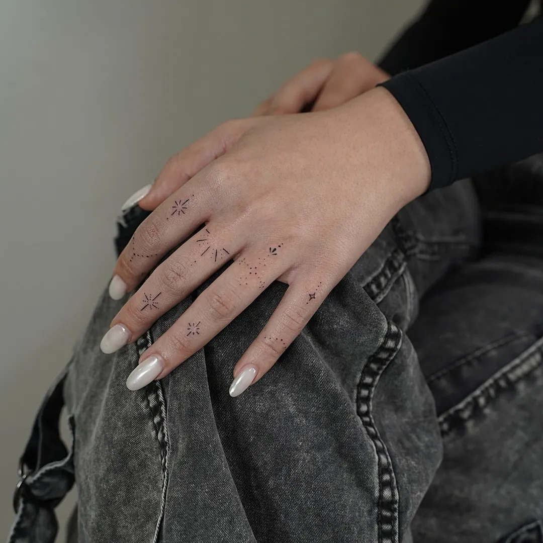 Mini Fine Line Tattoo — Sinkply Zürich