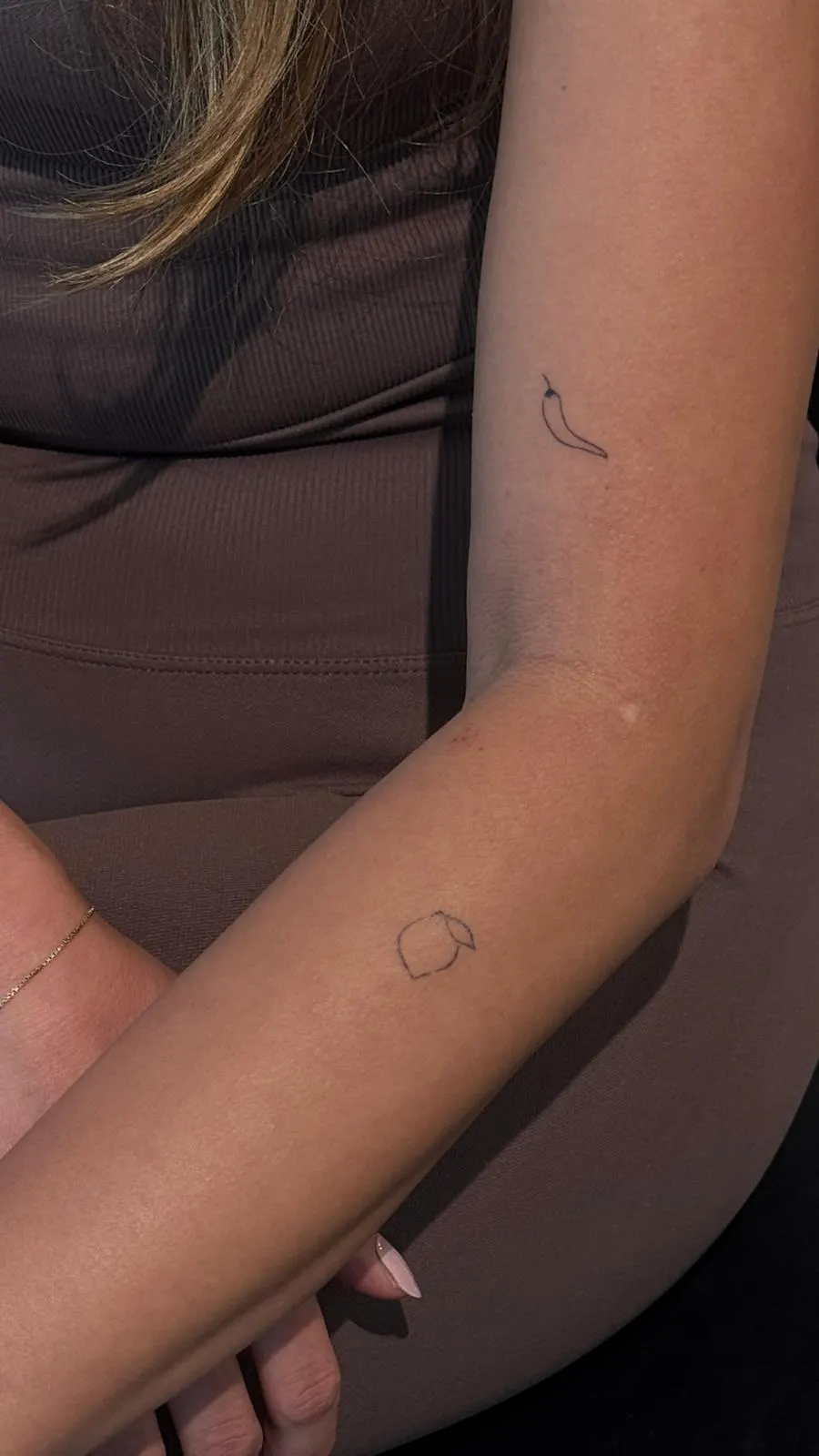 Chili Zitrone Mini Tattoo Arm